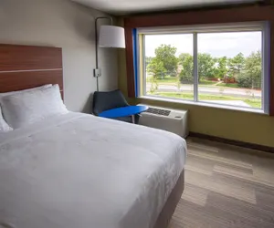 Photo 5 - Holiday Inn Express & Suites Moore, an IHG Hotel