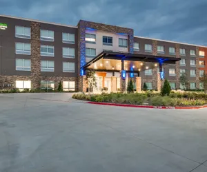 Photo 2 - Holiday Inn Express & Suites Dallas North - Addison, an IHG Hotel