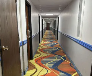 Photo 3 - Econo Lodge