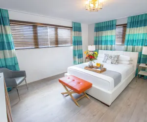 Photo 5 - Waterside Hotel and Suites
