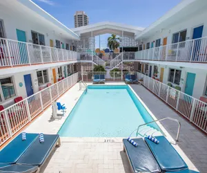 Photo 2 - Waterside Hotel and Suites