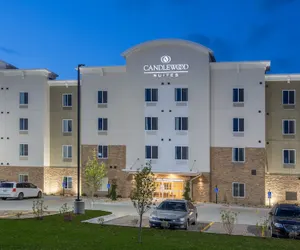 Photo 2 - Candlewood Suites Omaha - Millard Area, an IHG Hotel