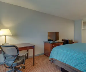 Photo 5 - Americas Best Value Inn Hayward