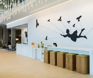 Photo 5 - Renaissance Atlanta Airport Gateway Hotel