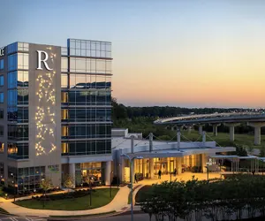 Photo 2 - Renaissance Atlanta Airport Gateway Hotel