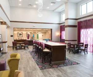 Photo 4 - Hampton Inn & Suites Bay City