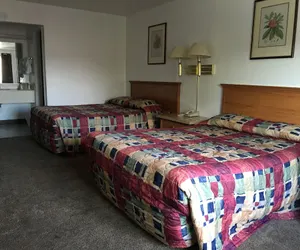 Photo 3 - Beaverton Budget Inn