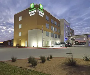 Photo 2 - Holiday Inn Express & Suites Brookshire - Katy Freeway, an IHG Hotel