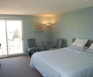 Photo 4 - Northwoods Inn LLC