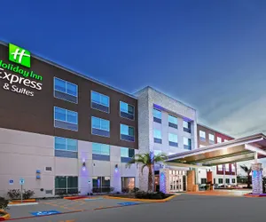 Photo 2 - Holiday Inn Express & Suites Brenham South by IHG