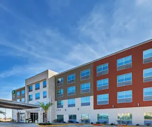 Photo 2 - Holiday Inn Express & Suites Brenham South, an IHG Hotel