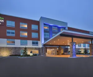 Photo 2 - Holiday Inn Express & Suites Parkersburg East, an IHG Hotel