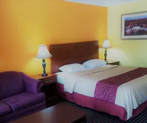 Photo 2 - Roadway Inn