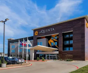 Photo 2 - La Quinta Inn & Suites by Wyndham Houston Cypress