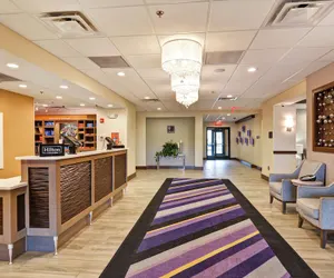 Photo 5 - Hampton Inn & Suites Ashland