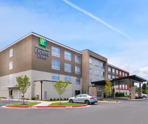 Photo 2 - Holiday Inn Express & Suites Siloam Springs, an IHG Hotel