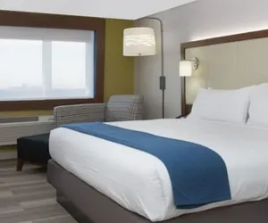 Photo 3 - Holiday Inn Express & Suites Southgate - Detroit Area, an IHG Hotel