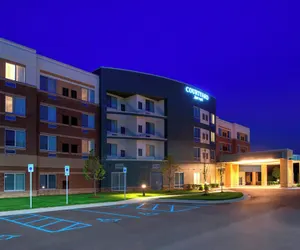 Photo 2 - Courtyard by Marriott Detroit Farmington