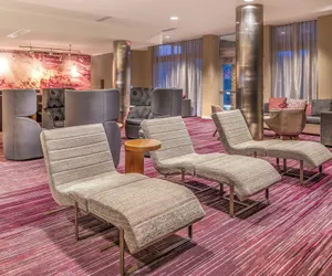 Photo 3 - Courtyard by Marriott Detroit Farmington