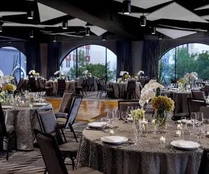 Photo 3 - Renaissance Reno Downtown Hotel & Spa