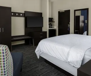 Photo 2 - Holiday Inn Express Kansas City Downtown by IHG