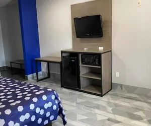 Photo 4 - Airway Inn - IAH Airport