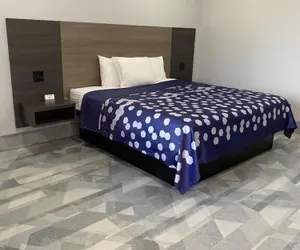 Photo 3 - Airway Inn - IAH Airport