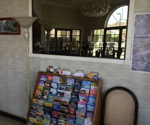 Photo 3 - Castaic Inn Near Six Flags Magic Mountain