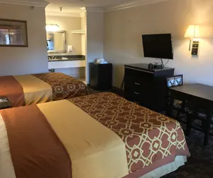 Photo 5 - Castaic Inn Near Six Flags Magic Mountain