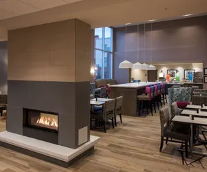 Photo 3 - Hampton Inn & Suites Seattle/Redmond