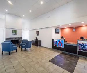 Photo 4 - Studio 6 Irving, TX - Irving DFW Airport East