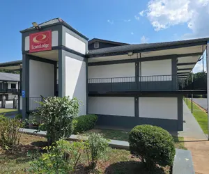 Photo 2 - Econo Lodge