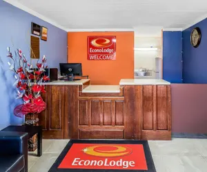 Photo 3 - Econo Lodge