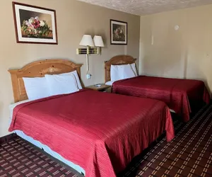 Photo 3 - Economy Inn