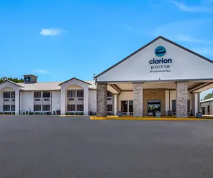 Photo 2 - Clarion Pointe Marshall