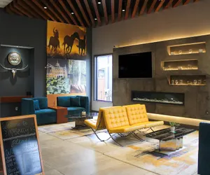 Photo 5 - Clarion Pointe Marshall