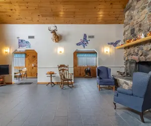 Photo 4 - Gateway Inn