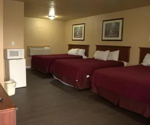 Photo 3 - Juniper Motel Madras by Townhouse