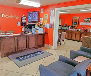 Photo 4 - Travelodge by Wyndham Houston Hobby Airport
