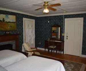 Photo 3 - Harbour House Inn