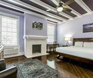 Photo 4 - Canal Express Rooms