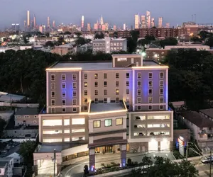 Photo 2 - Best Western Premier NYC Gateway Hotel