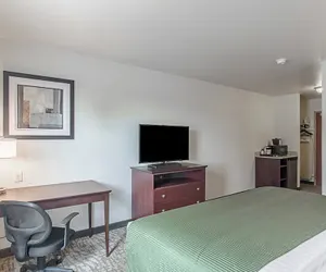 Photo 5 - Cobblestone Inn & Suites - Guernsey