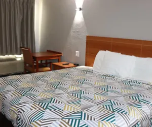 Photo 5 - Motel 6 Alvin, TX