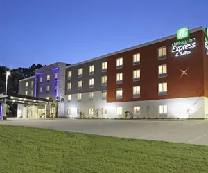 Photo 2 - Holiday Inn Express & Suites Columbus North by IHG