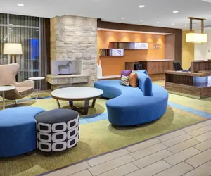 Photo 2 - Fairfield Inn & Suites by Marriott Bakersfield North/Airport