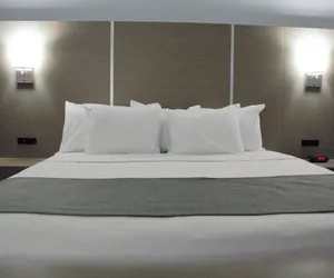 Photo 3 - Days Inn & Suites by Wyndham Houston NW Cypress