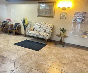 Photo 4 - OYO Candlelight Inn