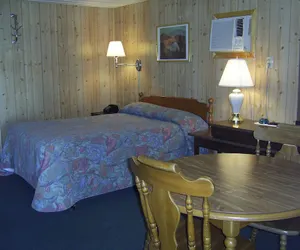 Photo 2 - Cedar Grove Motel