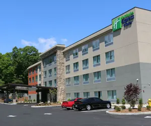 Photo 2 - Holiday Inn Express & Suites Hendersonville SE - Flat Rock, an IHG Hotel